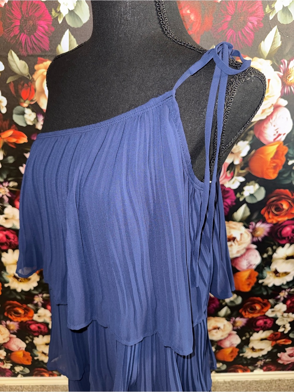 Lulu's Navy Blue One-Shoulder Tiered Pleated Dress, Medium, NWT - Picture 5 of 14